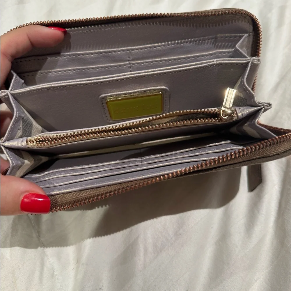 Wallet - Picture 2 of 4
